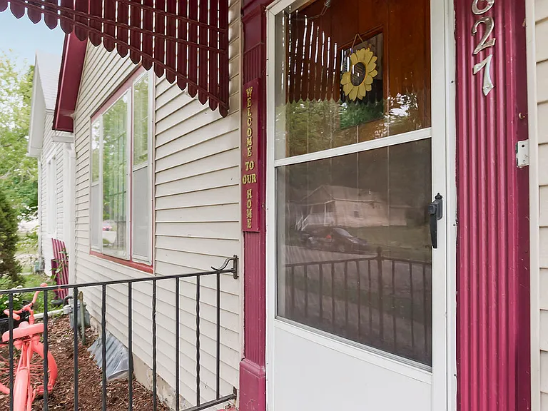827 Osage St — Photo 3