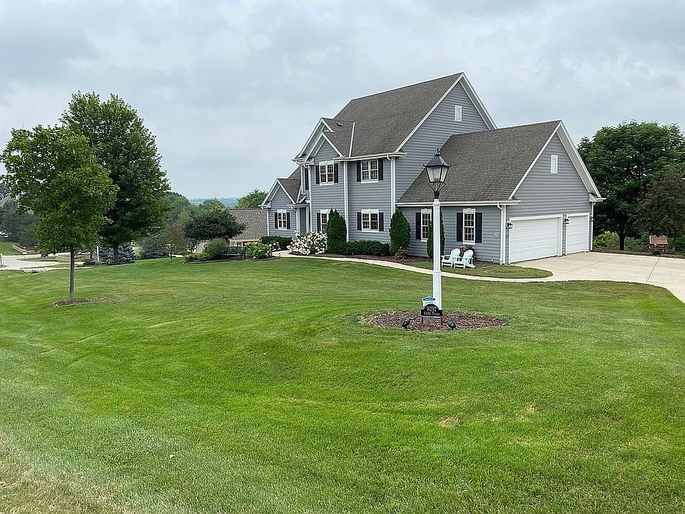 2nd image of W292N4144 Prairie Wind Cir S