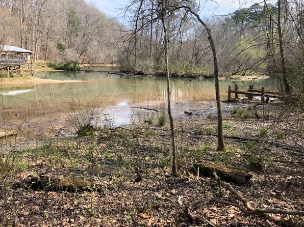 865 Nature Trl, Soddy Daisy, TN 37379