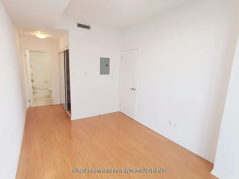 37 Grosvenor St #3308 — Photo 12