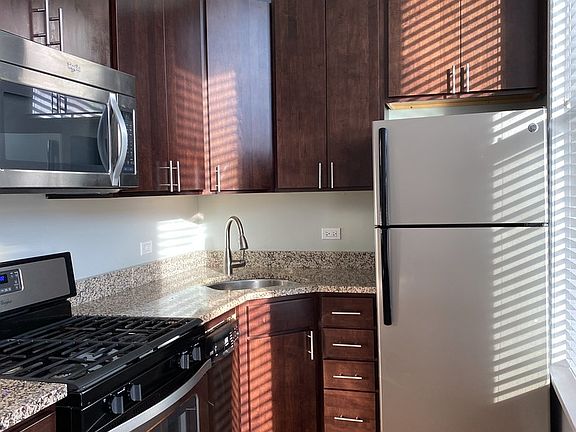 3rd image of 656 W Belden Ave APT 308