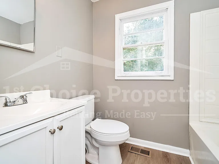 821 Alden Ave — Photo 17