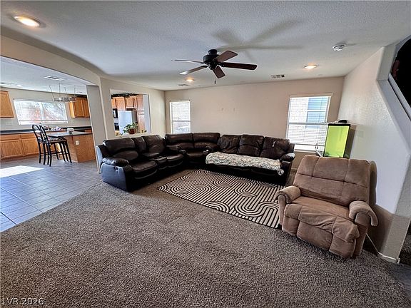 4th image of 79 Lockheed Ave