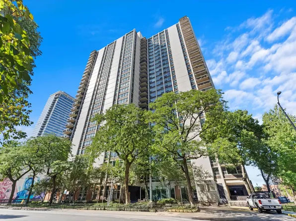 1255 N Sandburg Ter Unit 1706, Chicago, IL 60610
