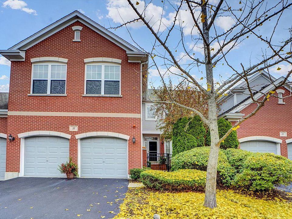 1st image of 27 Lakebreeze Ct