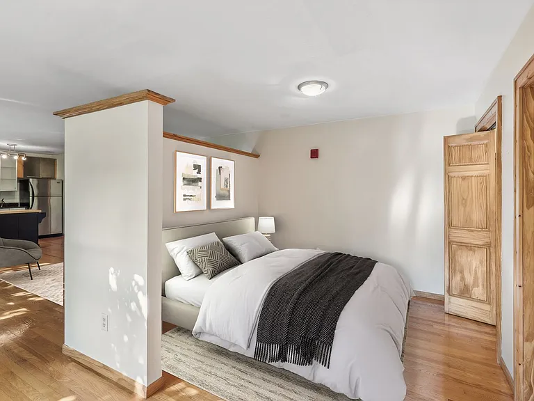 501 Ashland Ave — Photo 3