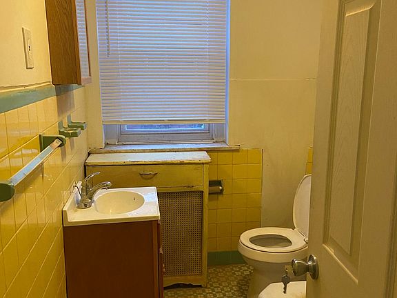 3rd image of 1524 Mifflin St Floor 2