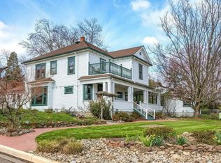 451 N Main St, Ashland, OR 97520