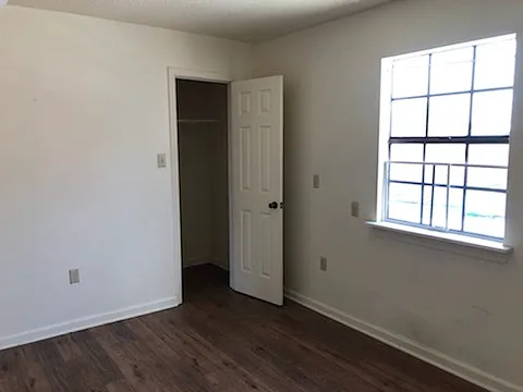 1609 Urquhart St #5 — Photo 9
