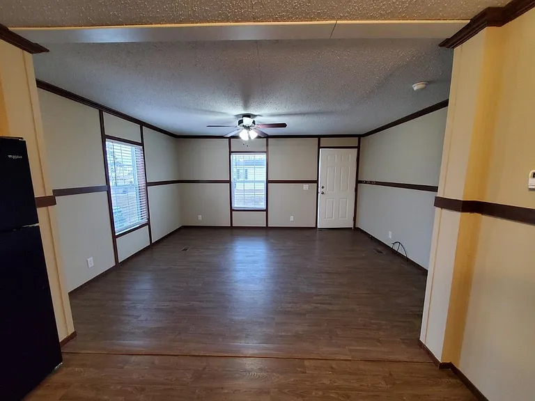 Grand Blanc Crossing — Photo 23