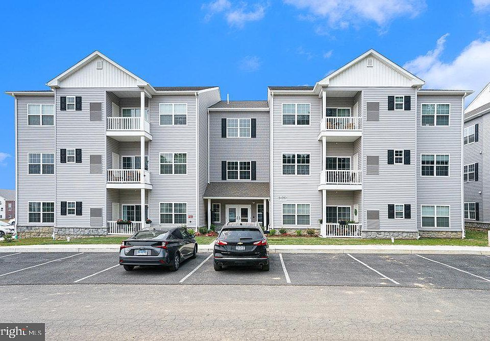 1st image of 424 Harvin Way #424
