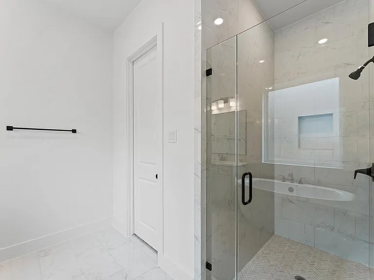 8218 Sherman Park Trl — Photo 15