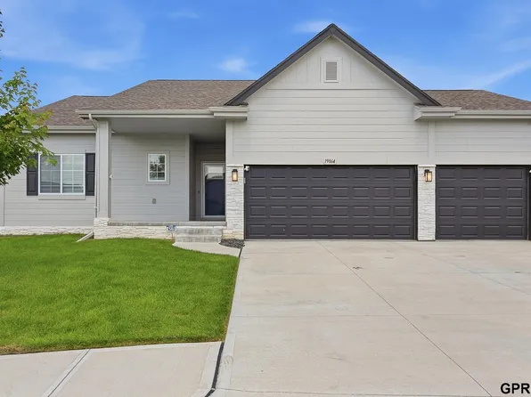 19864 Birch Ave, Gretna, NE 68028