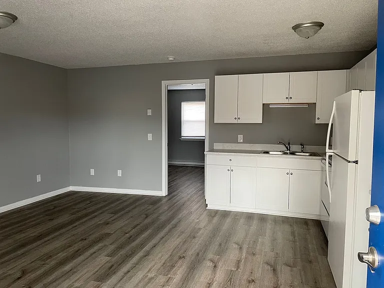 732-740 Hammer Ave #806 — Photo 13