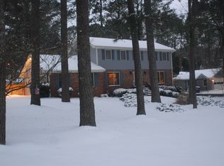 521 Foxmoor Dr, Lilburn, GA 30047