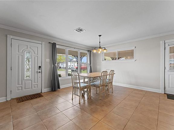 4th image of 1104 Perrin Dr