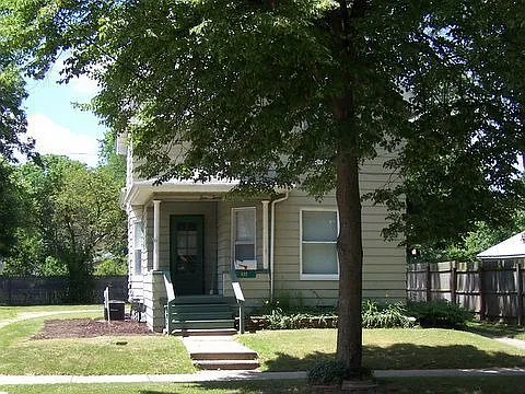422 N Elm Ave photo 1
