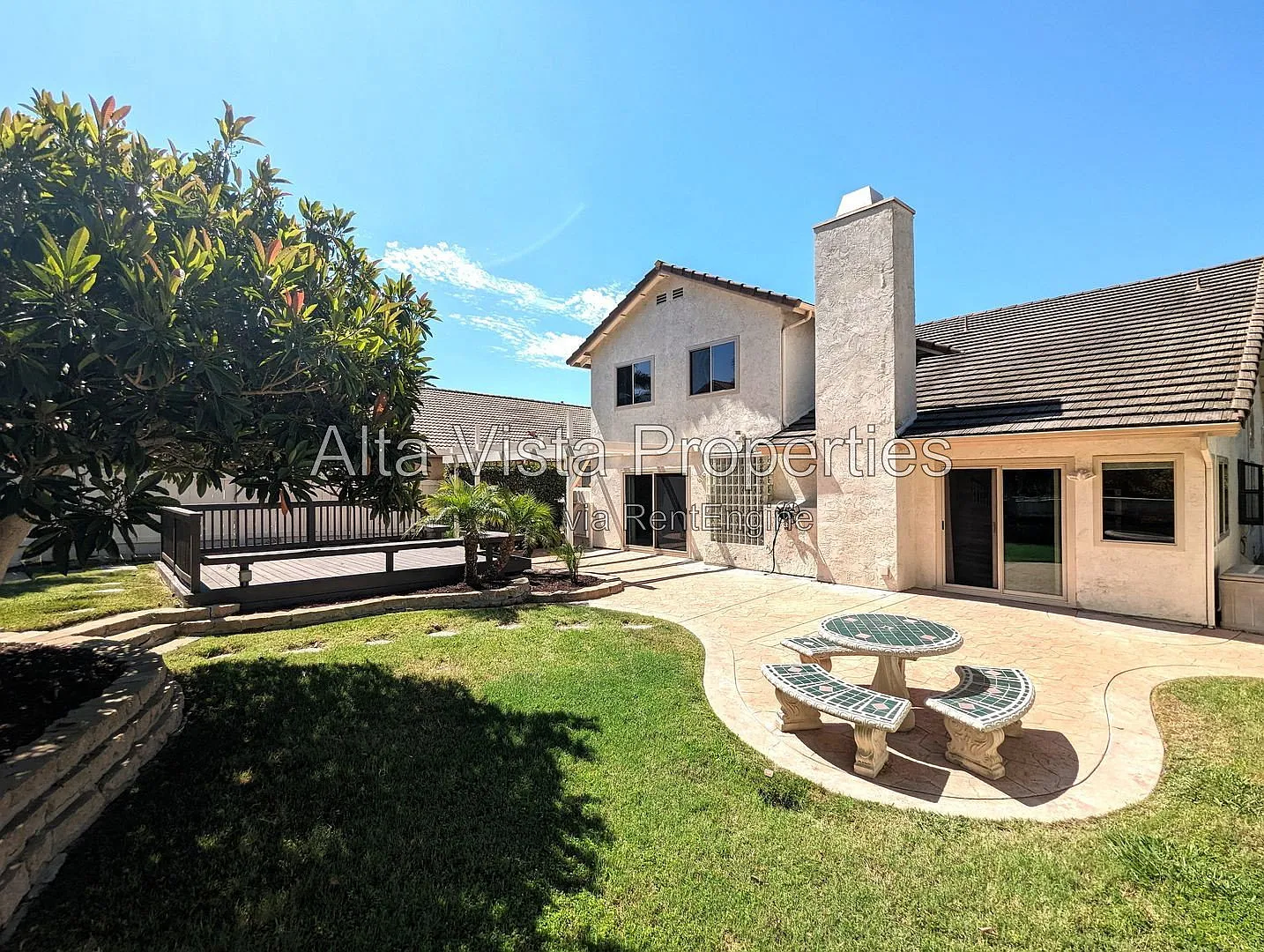 5 bed, 3.5 bath, 2410 sqft, $6,495 — Photo 2
