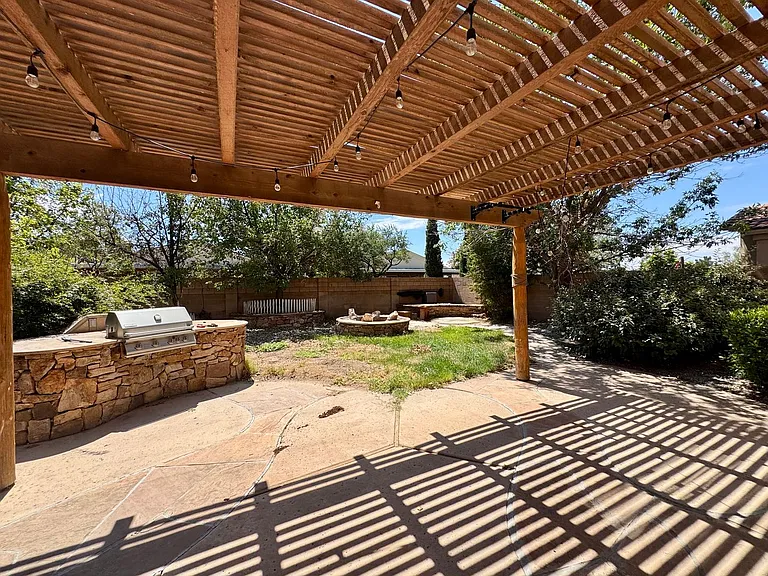 10408 Toscana St NW — Photo 18