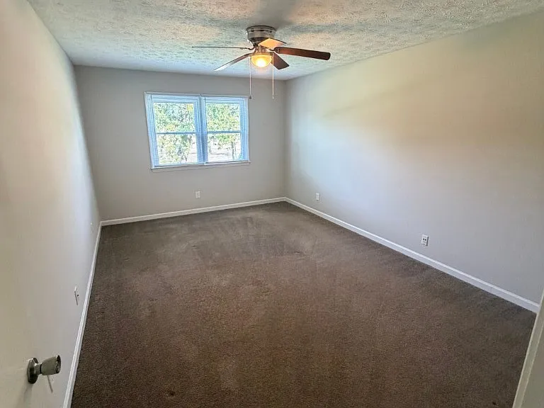 1246 Hamilton Dr — Photo 9