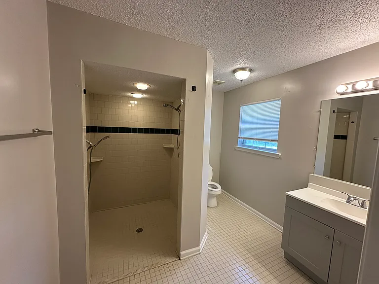 917 Summer Dr — Photo 12
