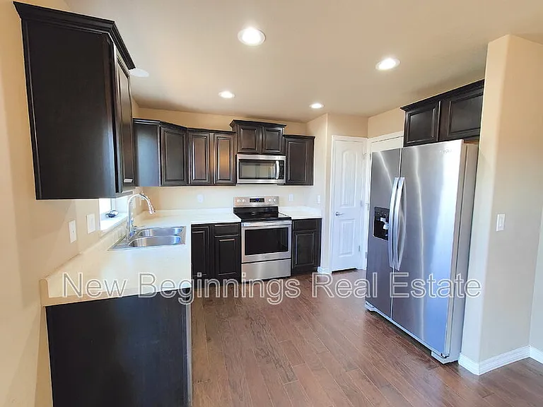 6134 Meadowbank Ln — Photo 4