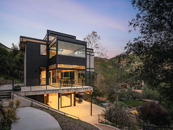 3rd image of 2315 Live Oak Meadows Rd