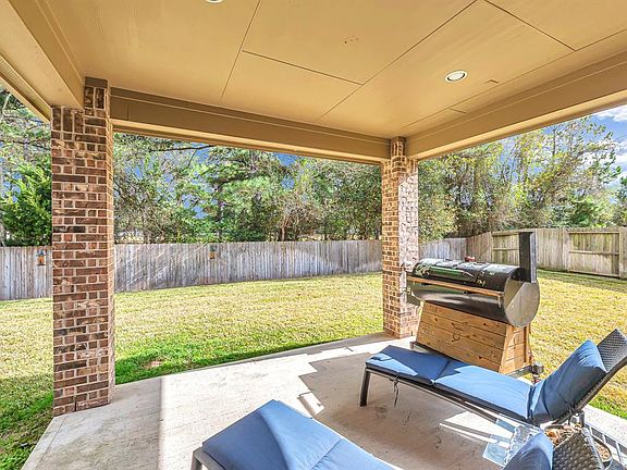 5th image of 16402 Blackberry Trail Ln