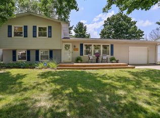 2105 Barberry Dr, Champaign, IL 61821