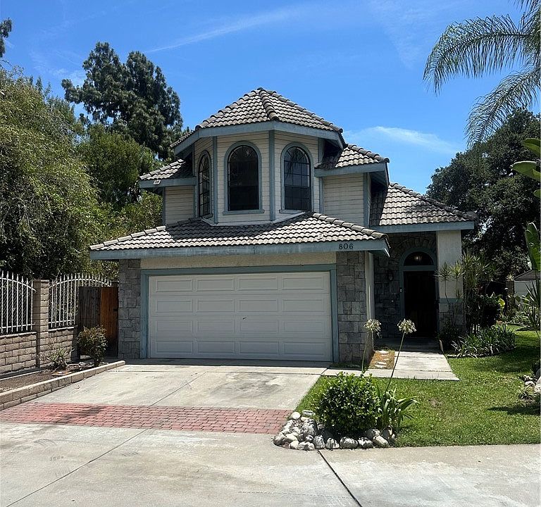 1st image of 806 Alta St