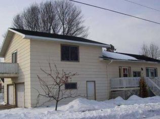 404 Chestnut St, Marinette, WI 54143