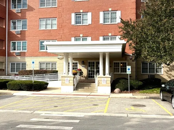 1220 Depot St Unit 305, Glenview, IL 60025