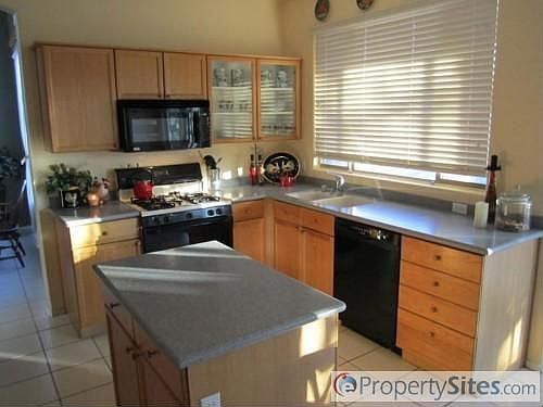 5th image of 305 W Angela Dr