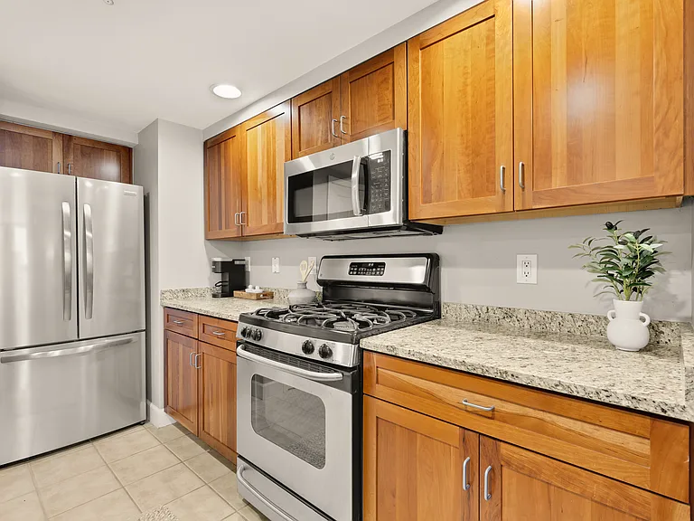 1220 N Fillmore St #810 — Photo 7