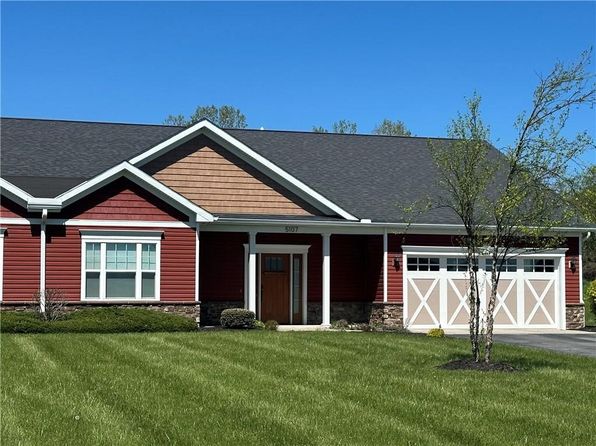 5107 Red Oak Ln, Batavia, NY 14020