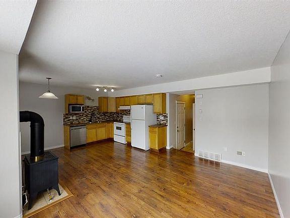 4th image of 10150 121st Ave #219