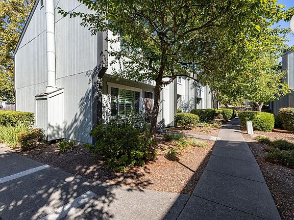 3rd image of 1712 Oldfield Way