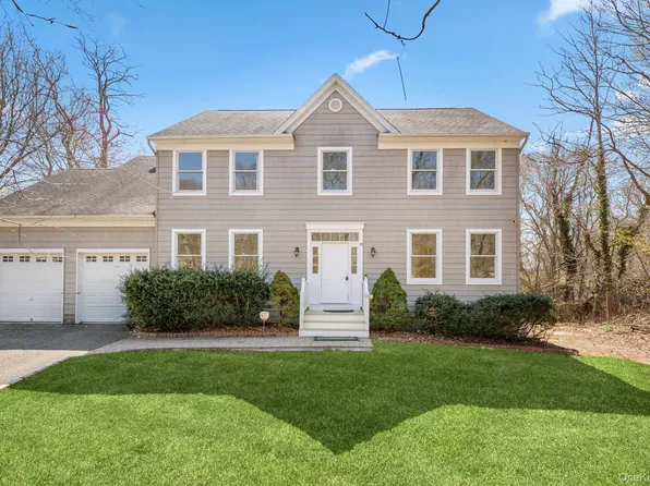 1871 Edwards Avenue, Calverton, NY 11933