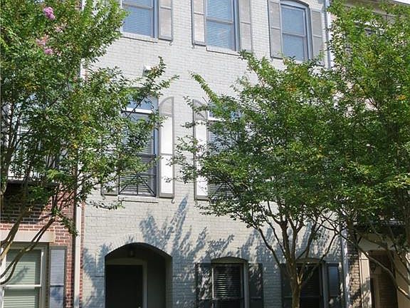 2nd image of 131 W Ridge Way
