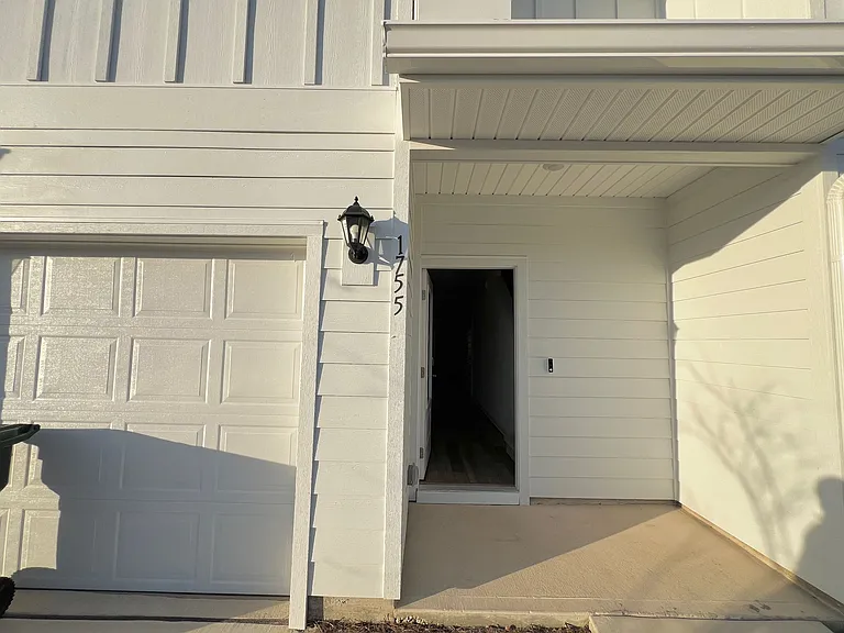 1755 Jakes Dr — Photo 2