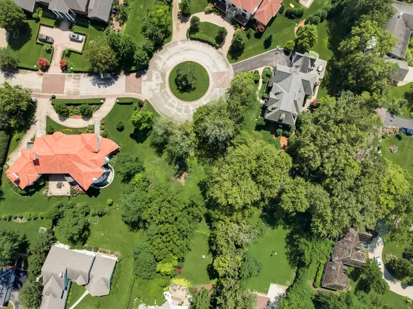 1410 Tuscany Ct, Glenview, IL 60025