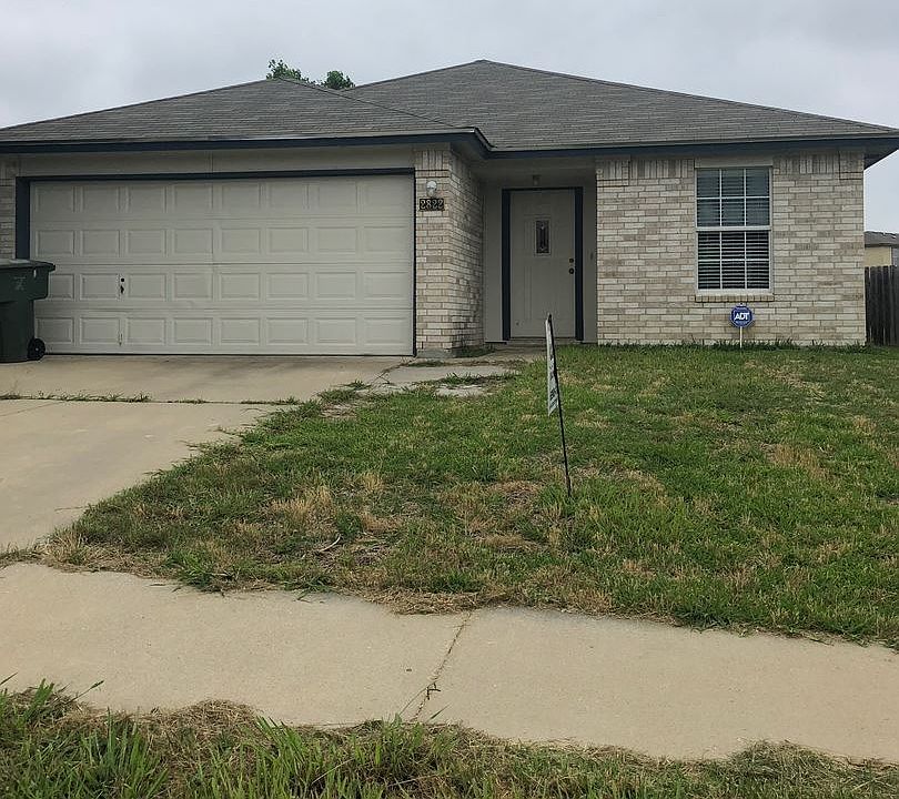 1st image of 2822 Blackburn Dr