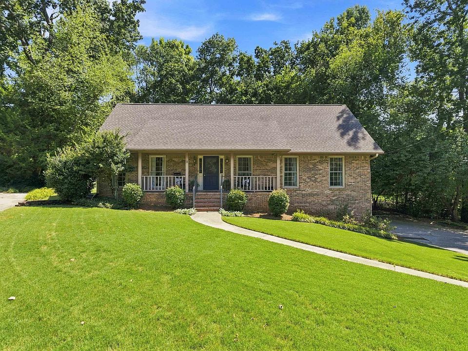 1st image of 845 Leah Ln
