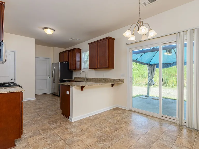 330 Gracemount Ln — Photo 13