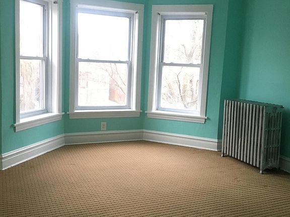 2nd image of 3920 N Sawyer Ave #2