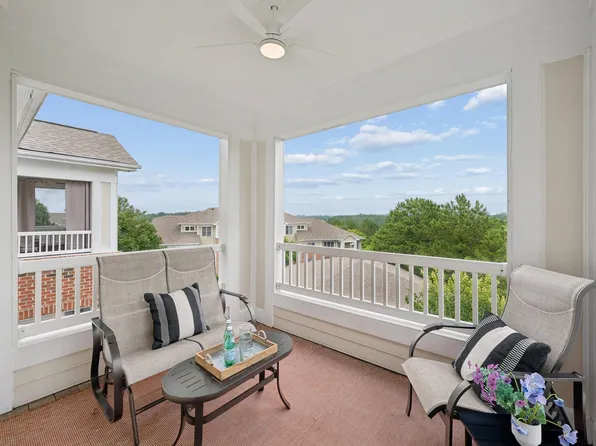 635 Waterford Lake Dr, Cary, NC 27519