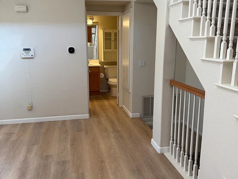 895 Custer Ave — Photo 5