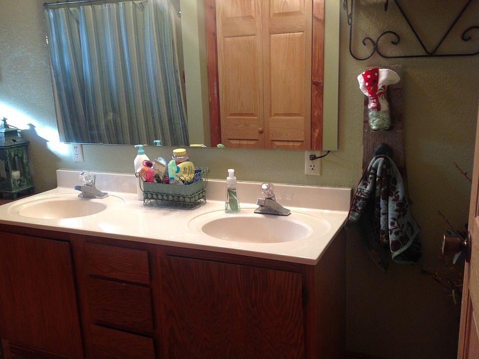 Upstairs bathroom 