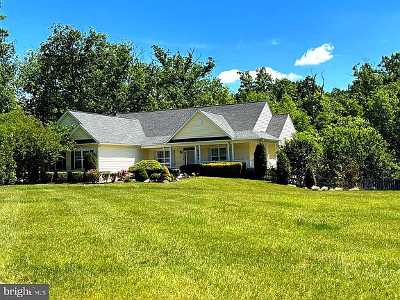 3rd image of 320 Gentle Breeze Cir