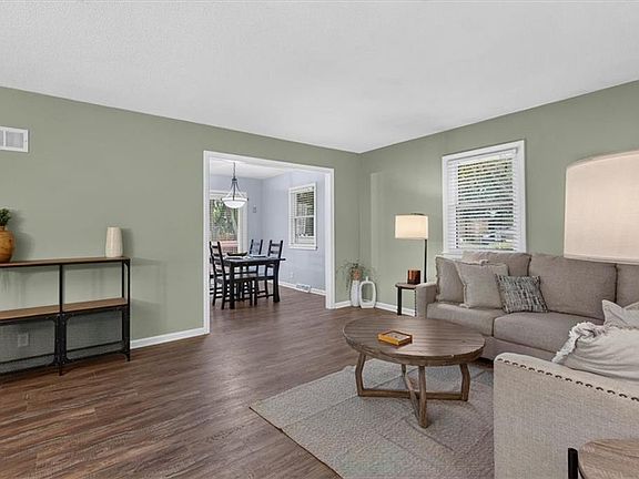 4th image of 1001 SW Lakeview Blvd